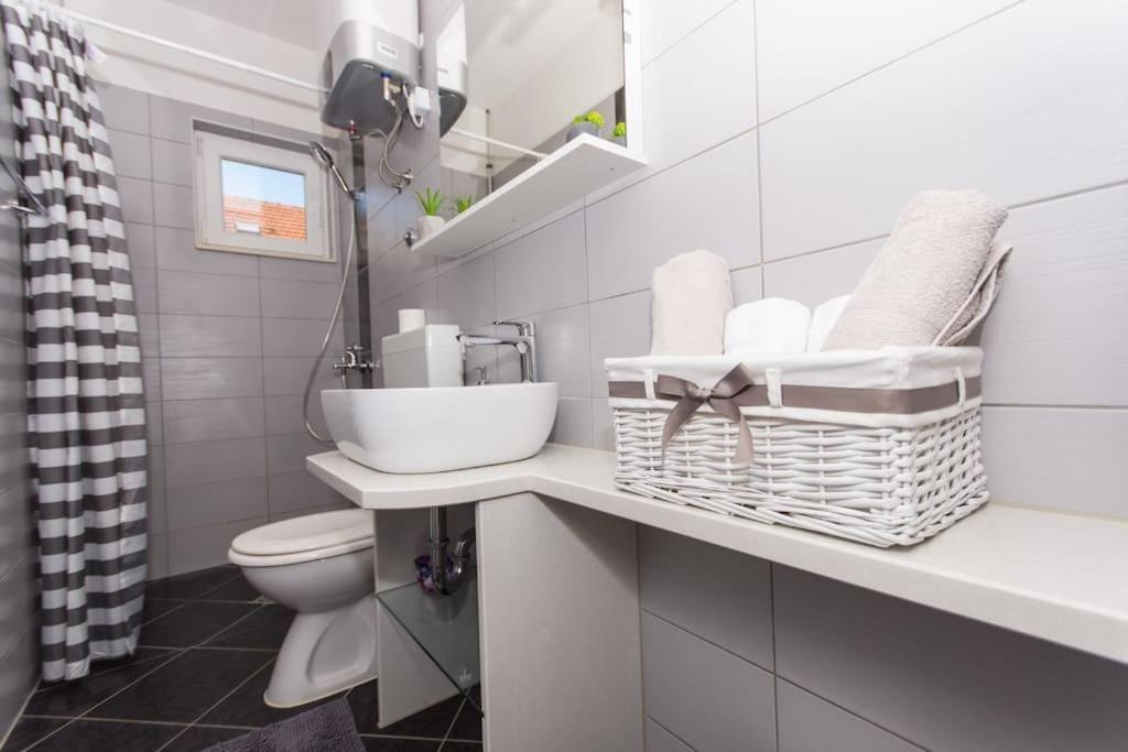 Apartment Dajana Feeling Of Home Trogir Ngoại thất bức ảnh