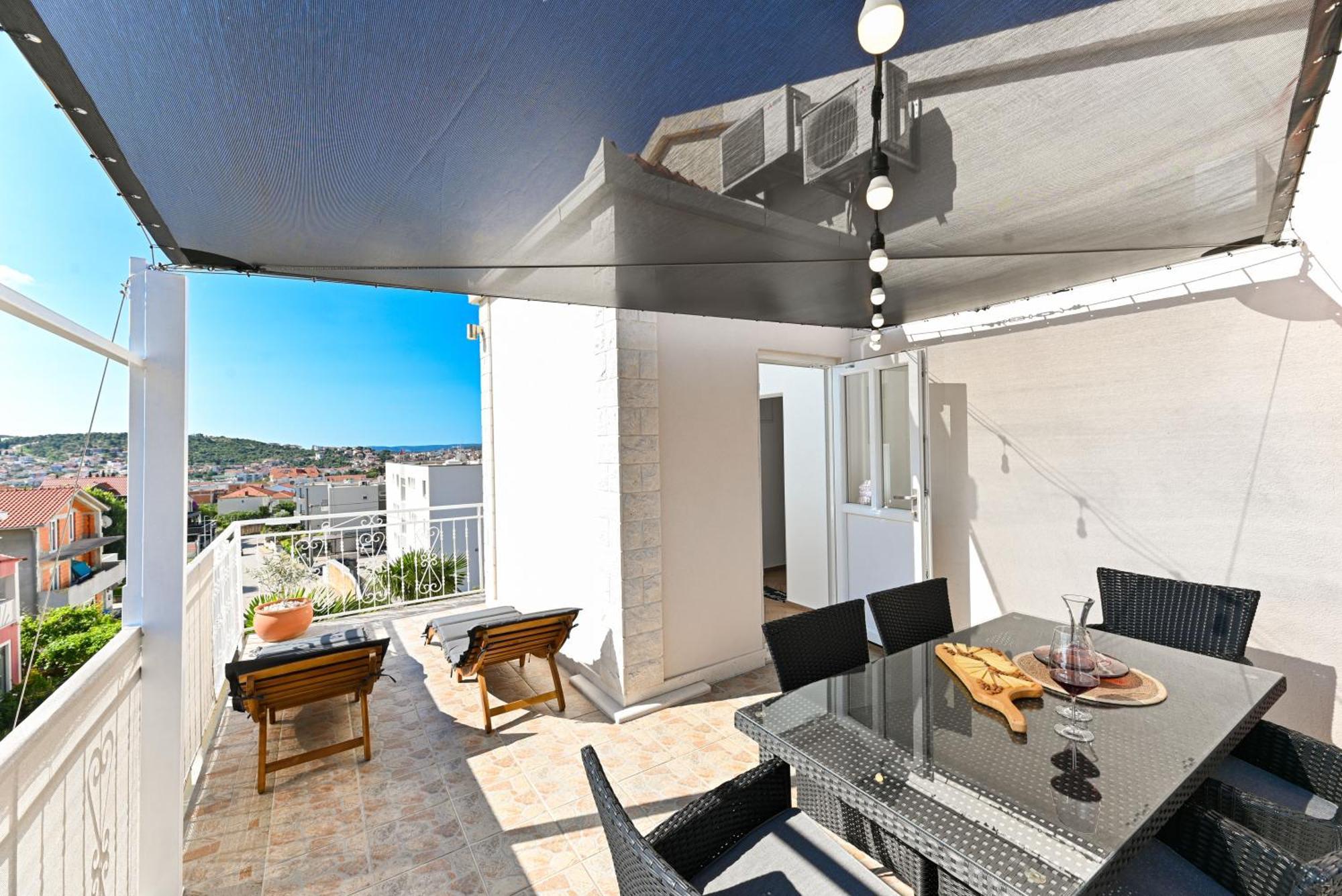 Apartment Dajana Feeling Of Home Trogir Ngoại thất bức ảnh