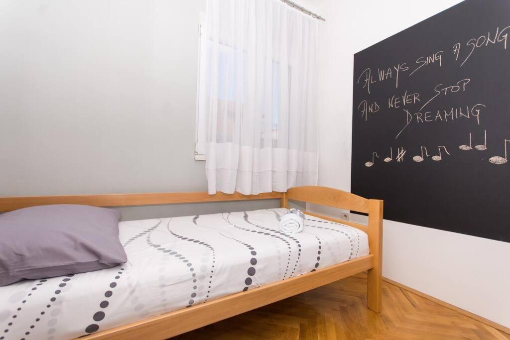Apartment Dajana Feeling Of Home Trogir Ngoại thất bức ảnh